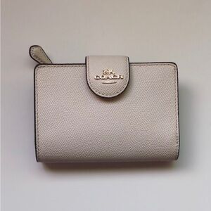Coach Medium Zip Wallet in Chalk White